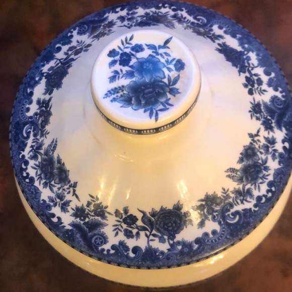 William James Farmyard Canisters - Picture 5 of 7